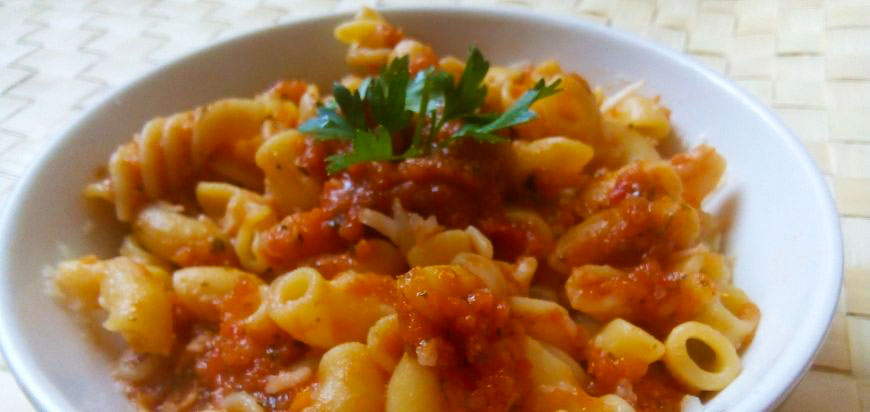 Paste cu sos de legume